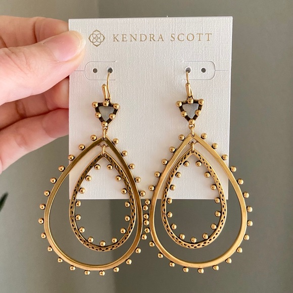 [SOLD] Kendra Scott Rumer Earrings In Vintage Gold - Picture 1 of 4